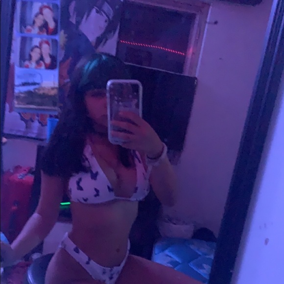 Meet your Posher, Lucille - Picture 2 of 2